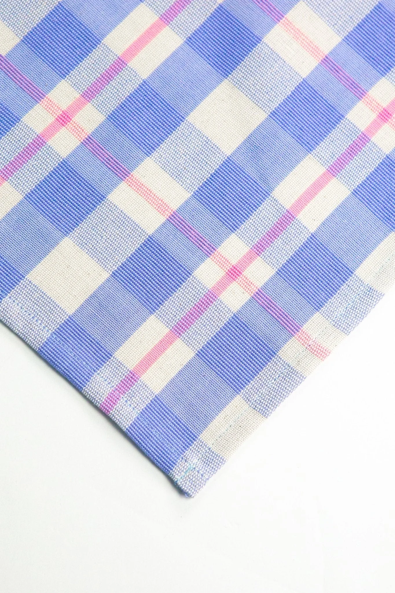 Archive New York Abigail Plaid Dinner Napkin in Periwinkle Blue and Pink - Image 3