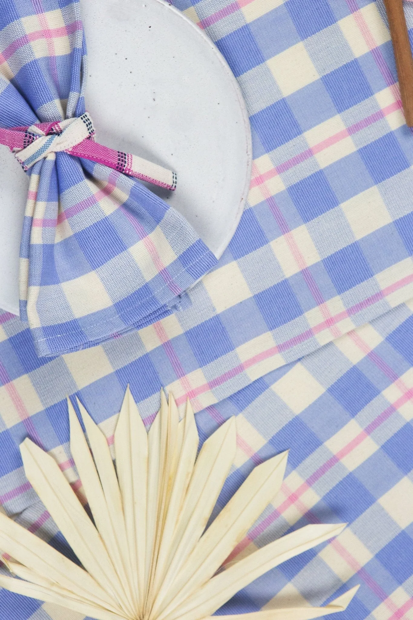 Archive New York Abigail Plaid Dinner Napkin in Periwinkle Blue and Pink - Image 4