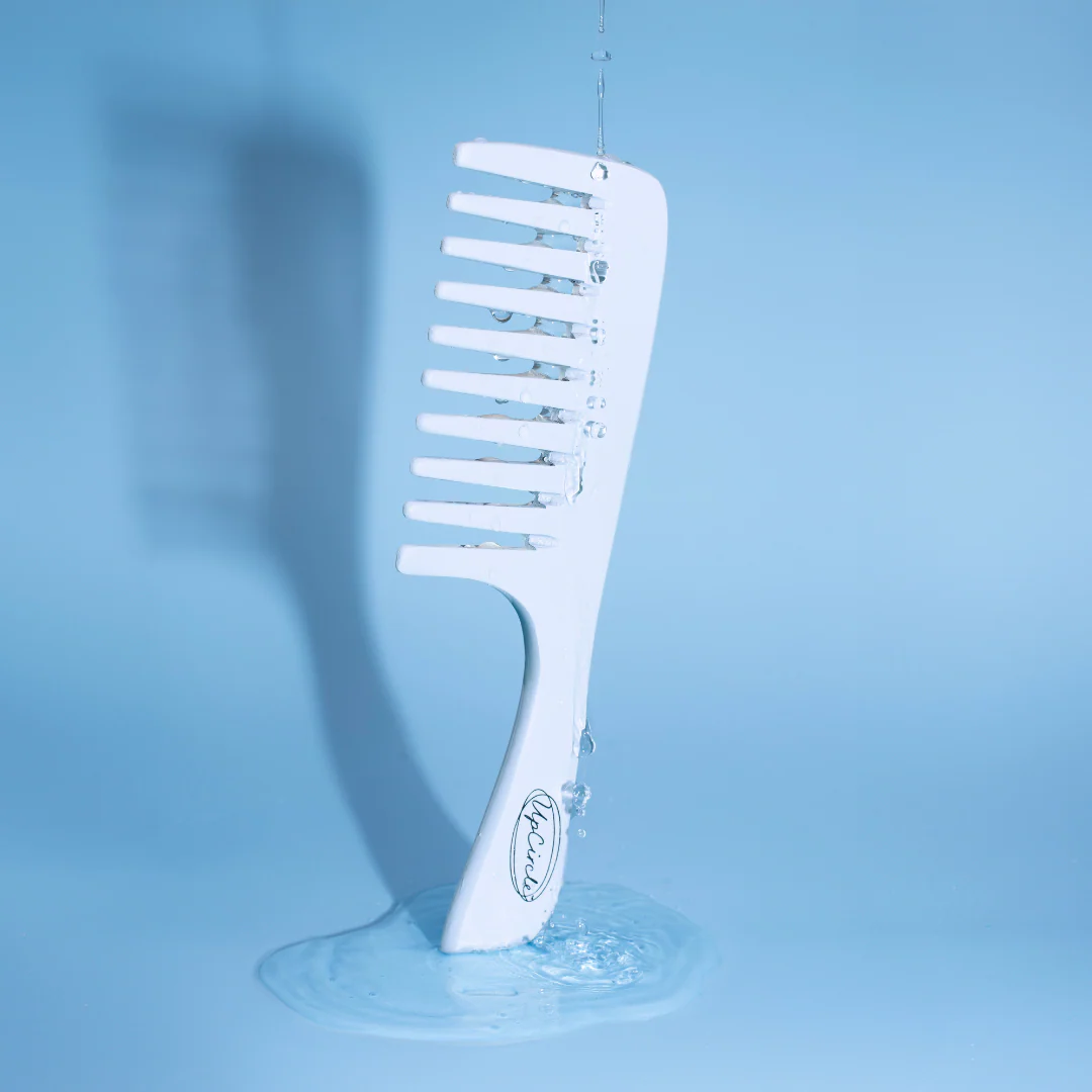 UpCircle Bamboo Wide Tooth Comb - Image 7