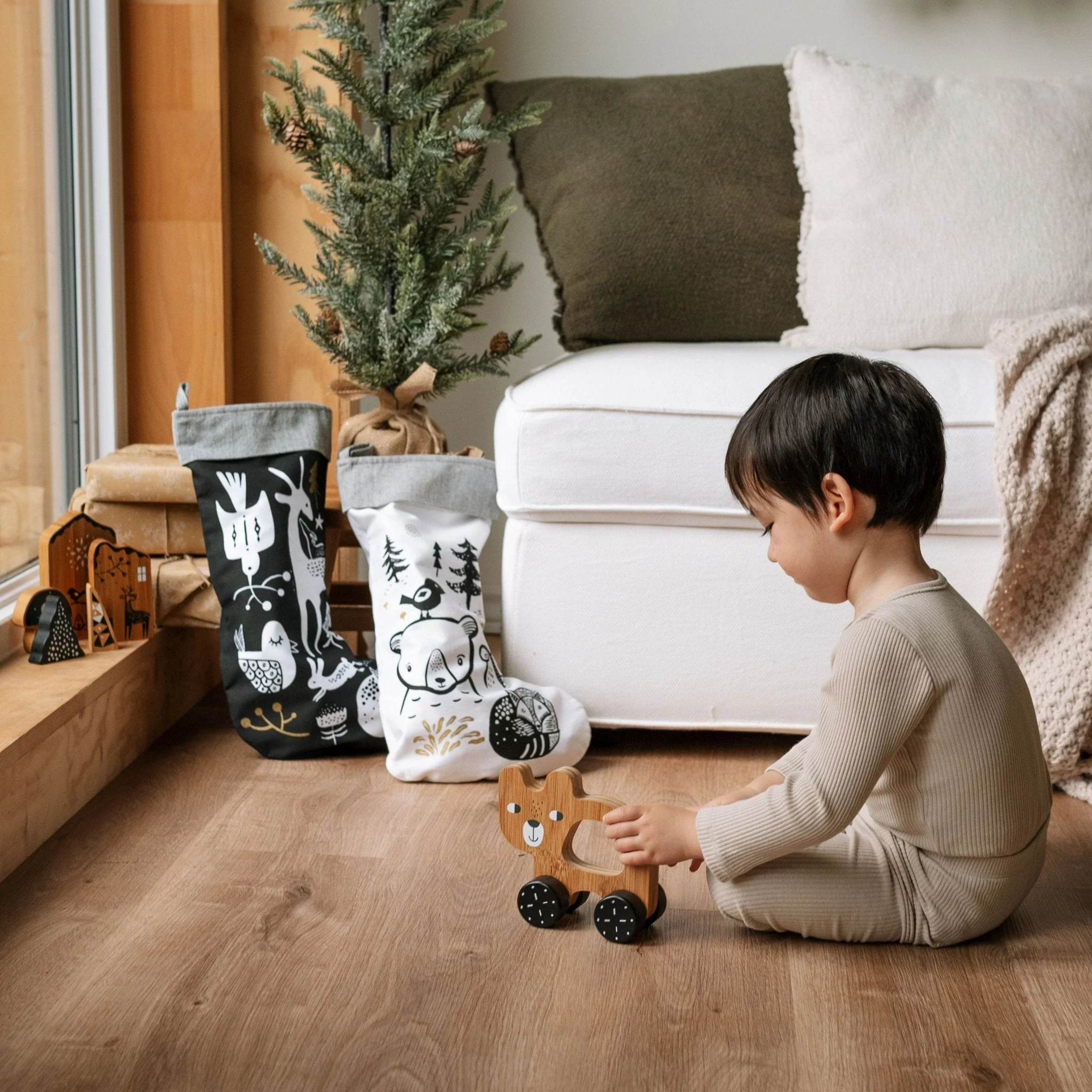 Wee Gallery Bear Push Toy - Image 8