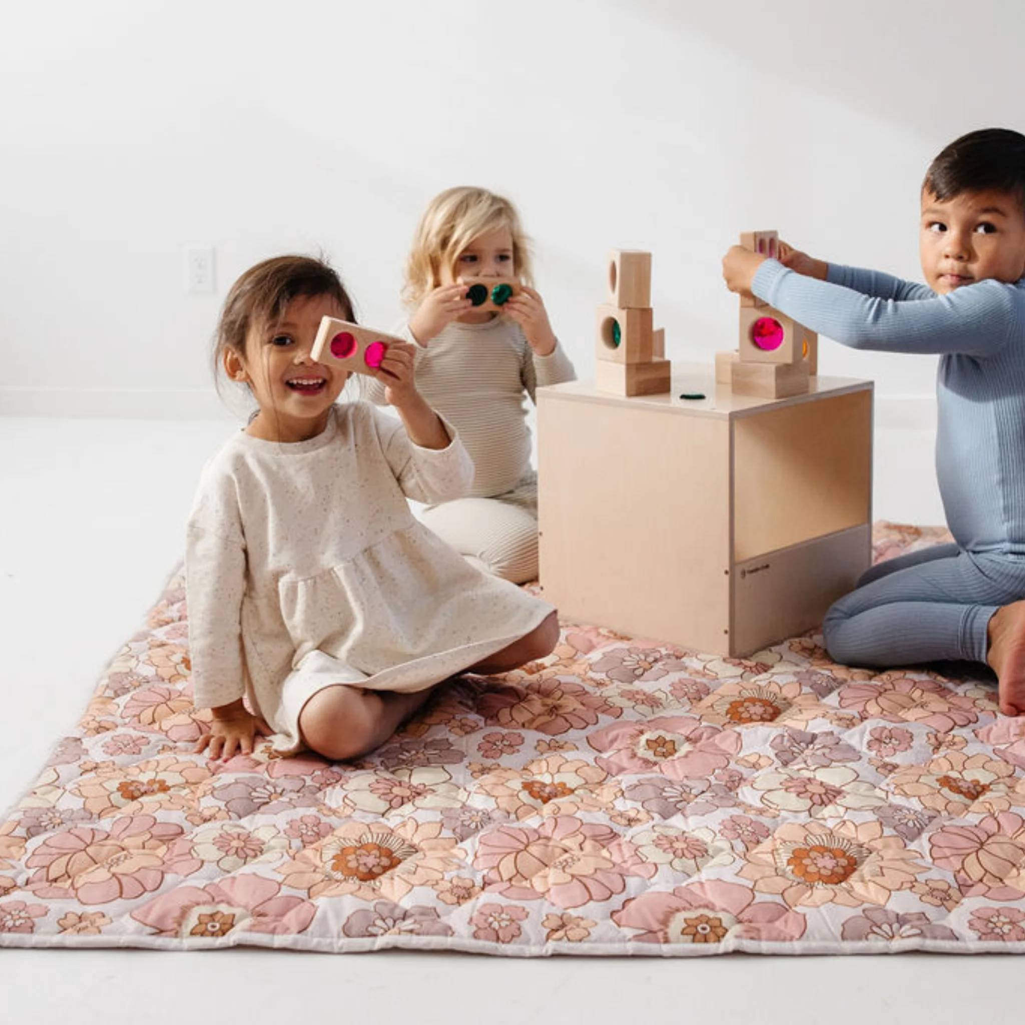 Toki Mats Blooms Picnic Blanket - Image 4