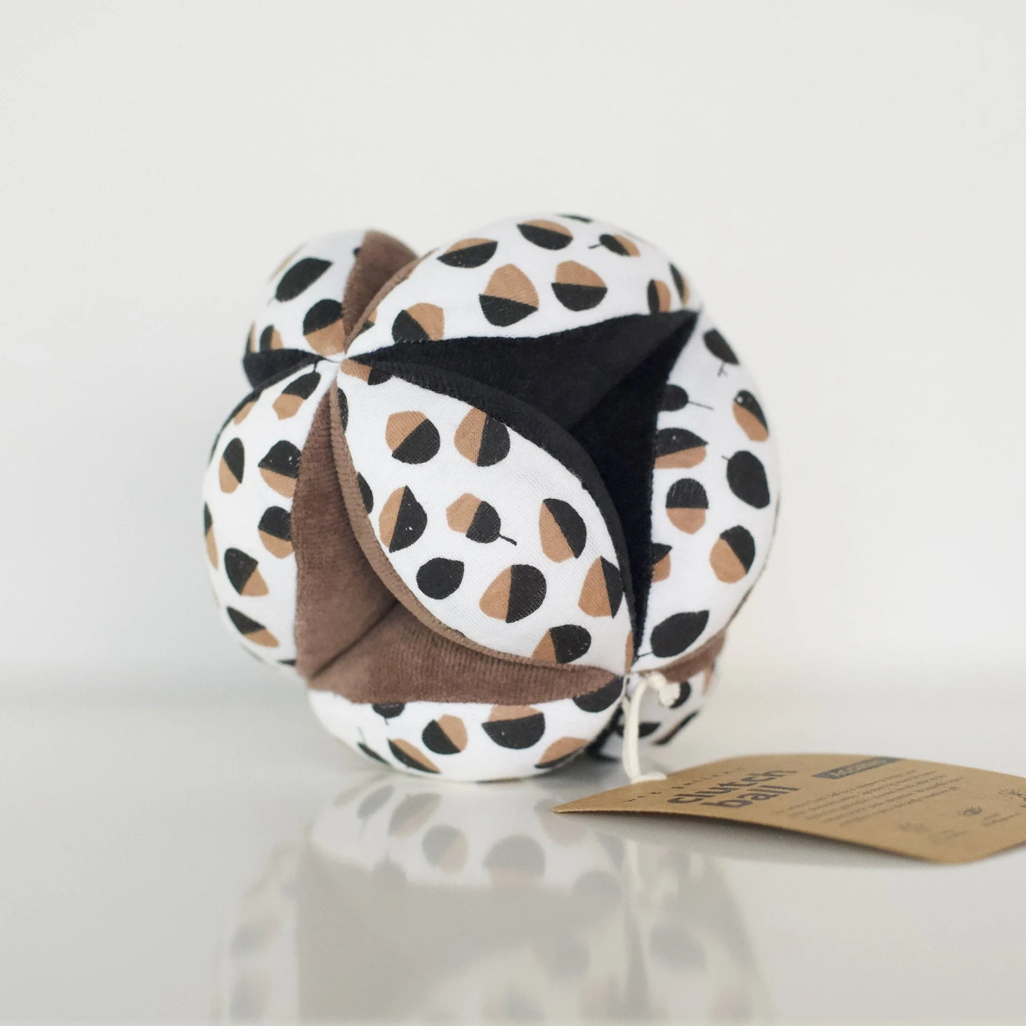 Wee Gallery Clutch Ball - Acorn - Image 3