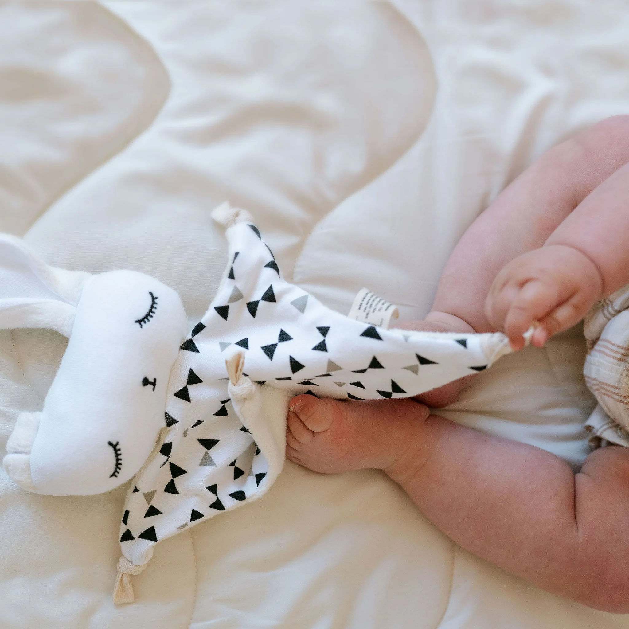 Wee Gallery Cuddle Bunny - Bow Ties - Image 3