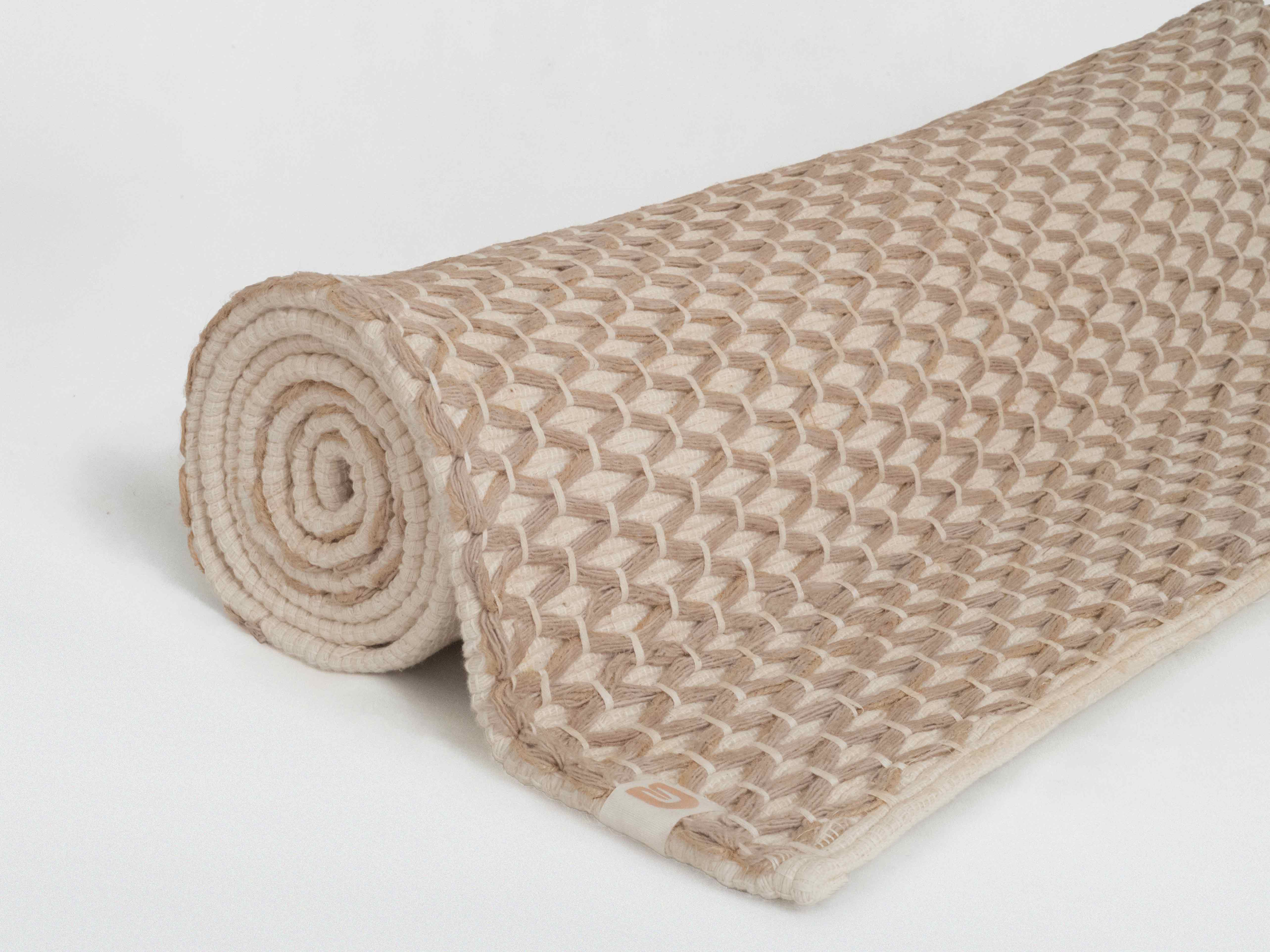 Oko Living Diamond Yoga Mat - Clay & Cream 7mm - Image 3