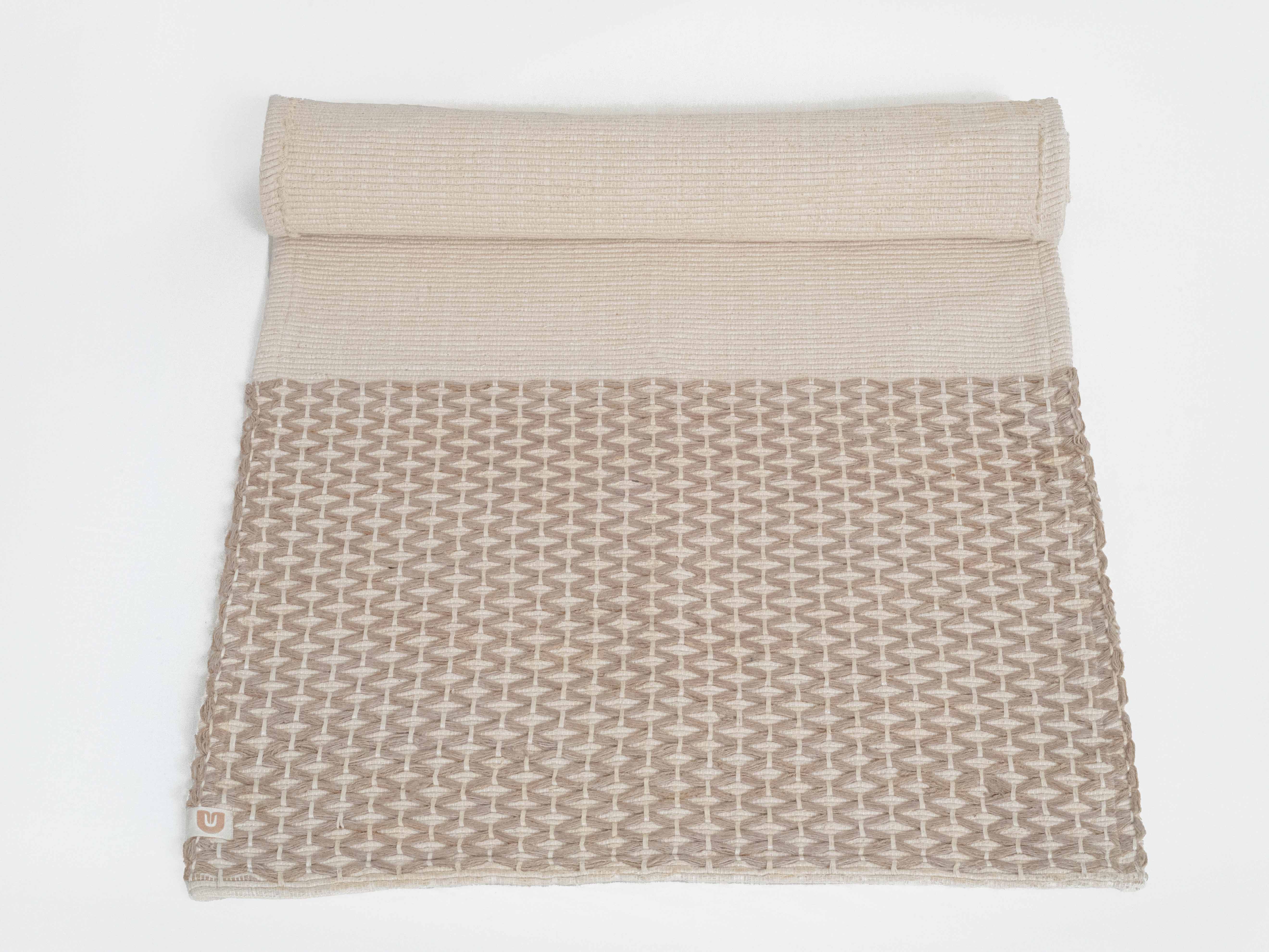 Oko Living Diamond Yoga Mat - Clay & Cream 7mm - Image 5