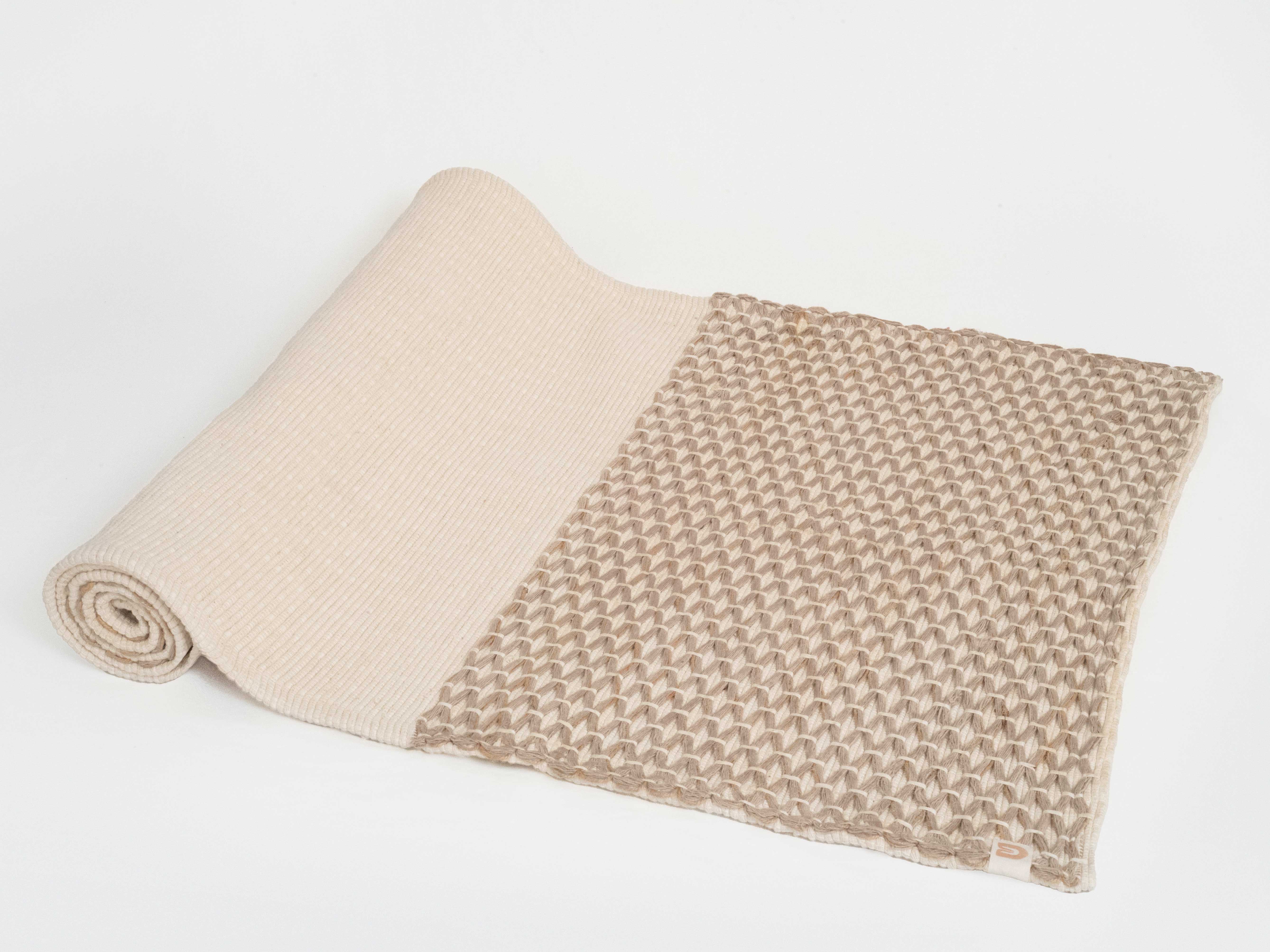 Oko Living Diamond Yoga Mat - Clay & Cream 7mm - Image 6