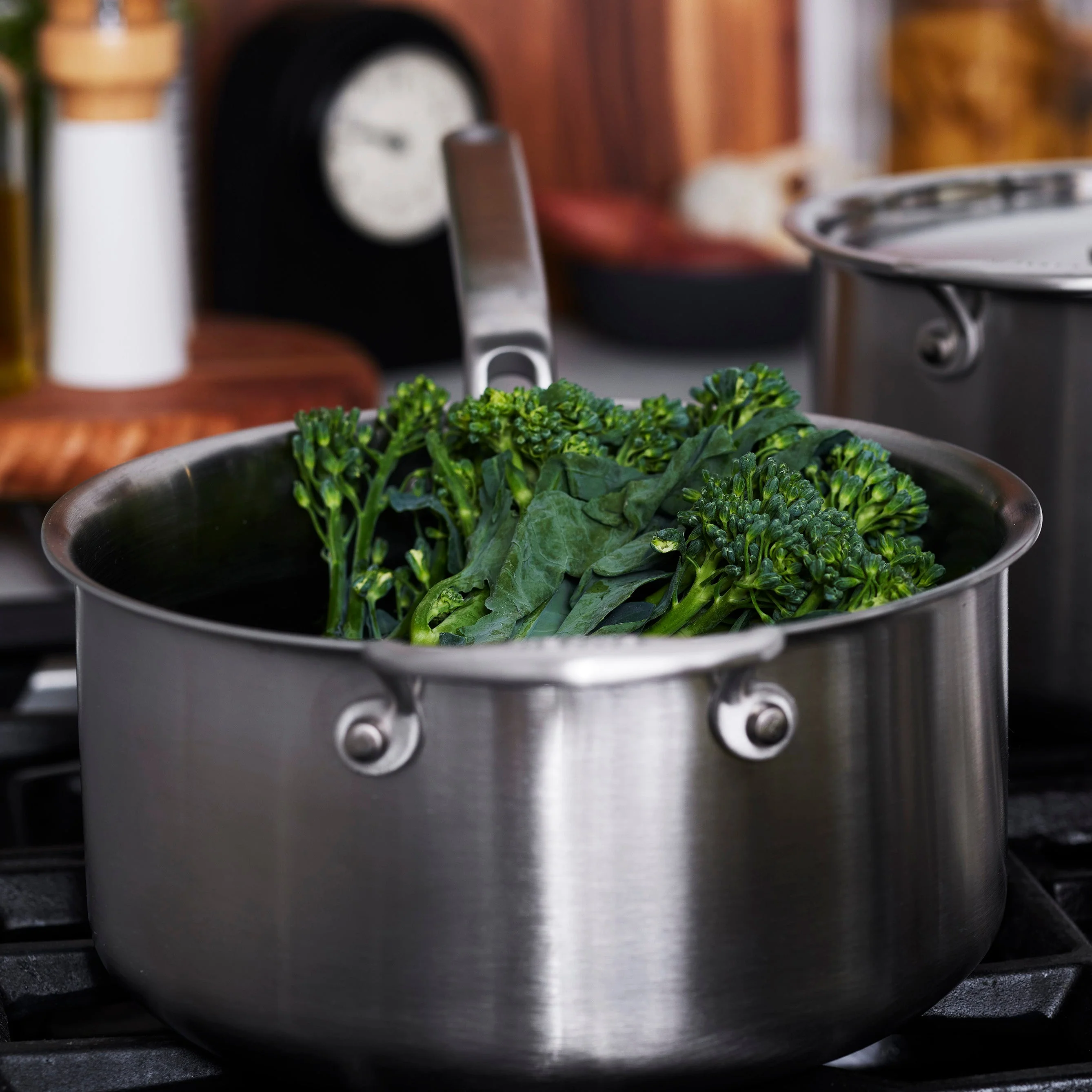 Heritage Steel Eater Series 4 Quart Saucepan with Lid - Image 4