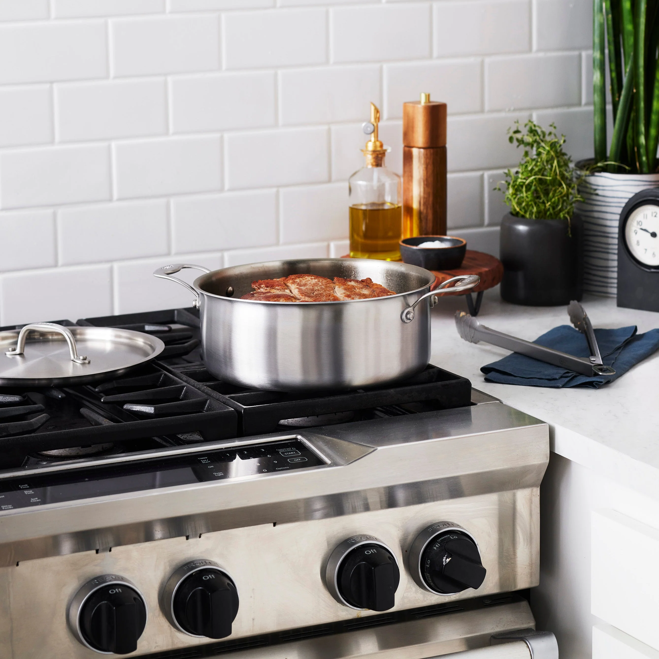 Heritage Steel Eater Series 6 Quart Rondeau with Lid - Image 2