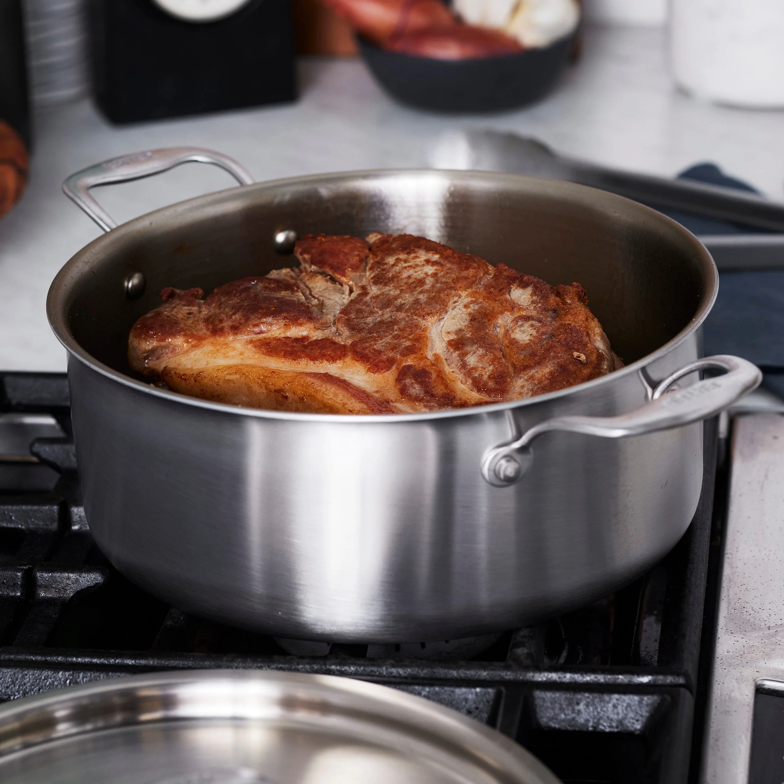 Heritage Steel Eater Series 6 Quart Rondeau with Lid - Image 4