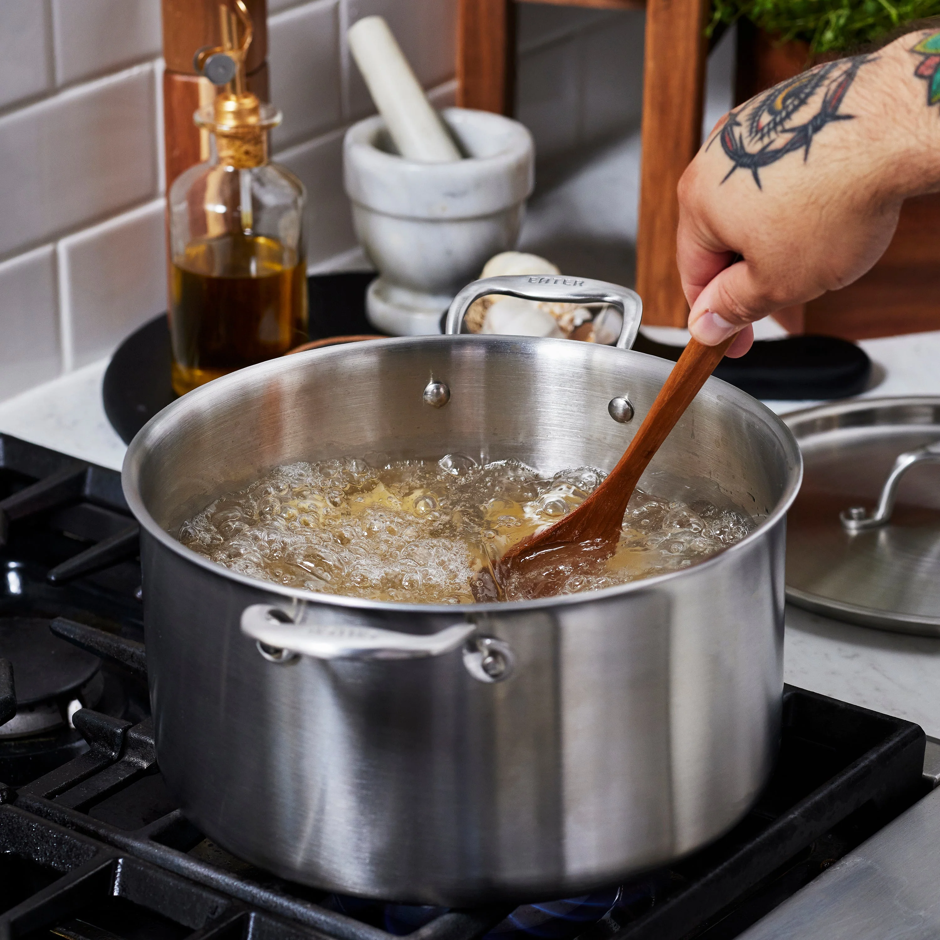 Heritage Steel Eater Series 8 Quart Stock Pot with Lid - Image 4