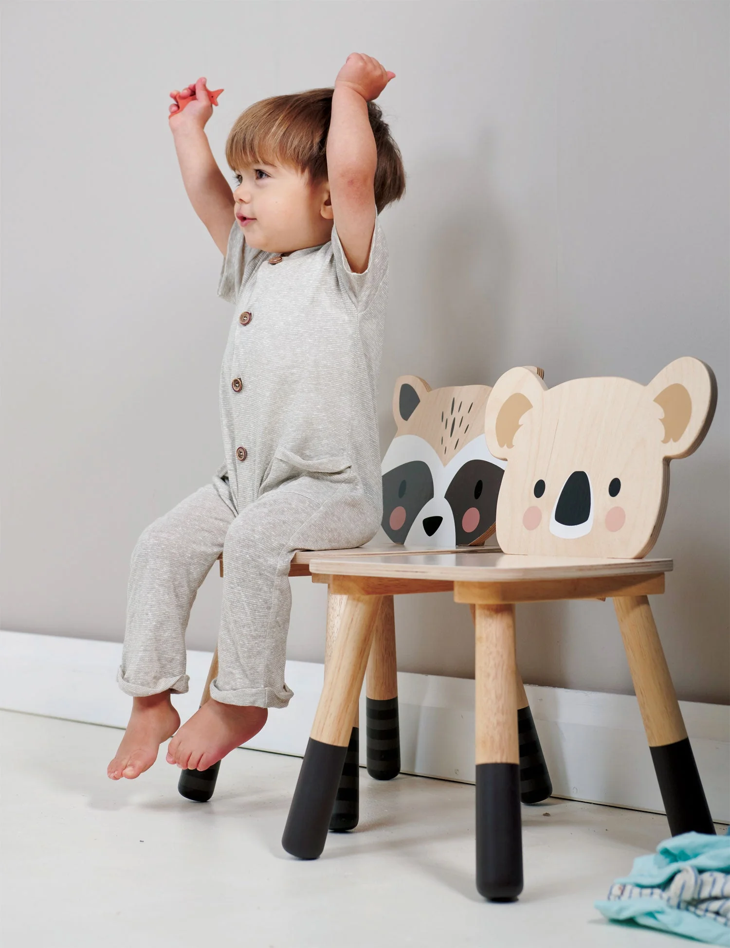 Tender Leaf Forest Raccoon Chair - Image 2