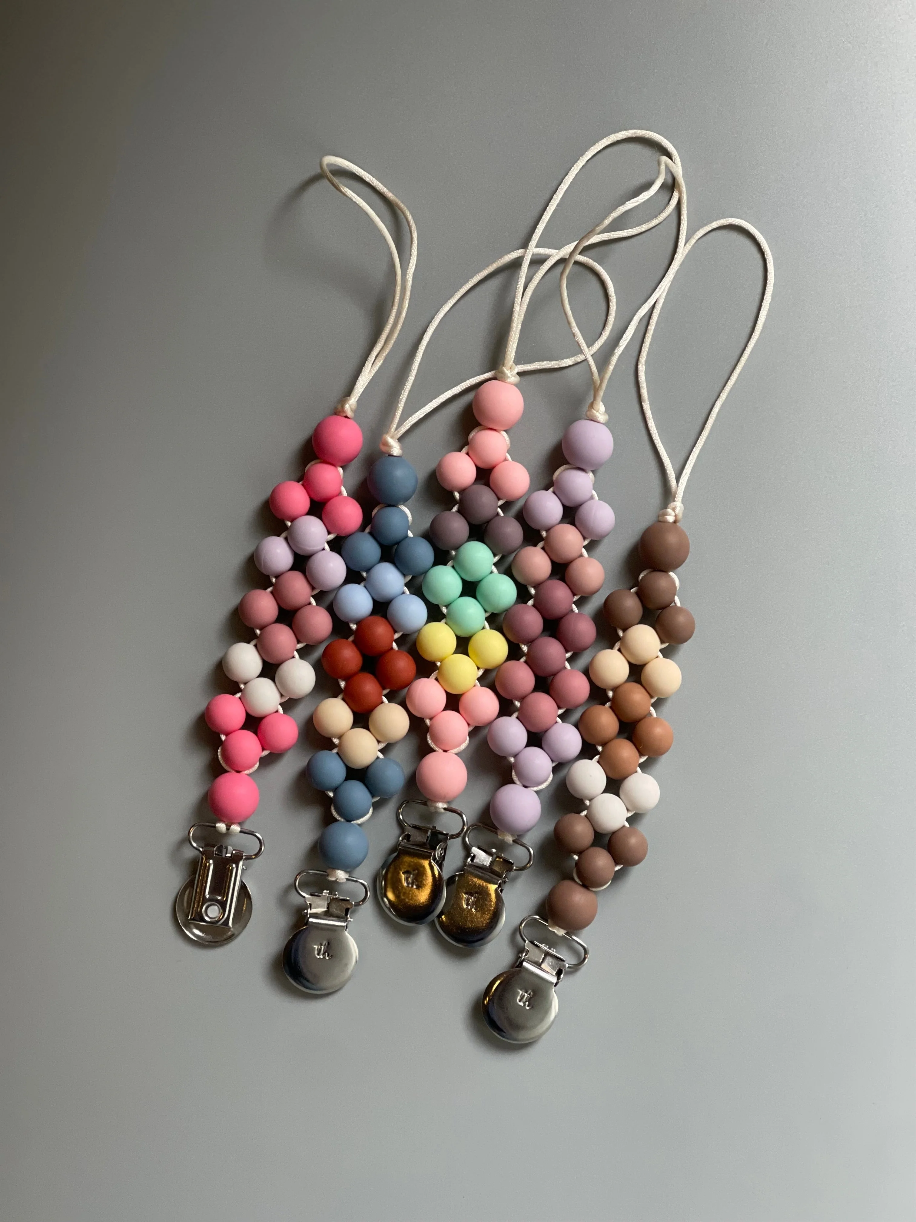 Three Hearts Grande Finn Pacifier & Toy Clip