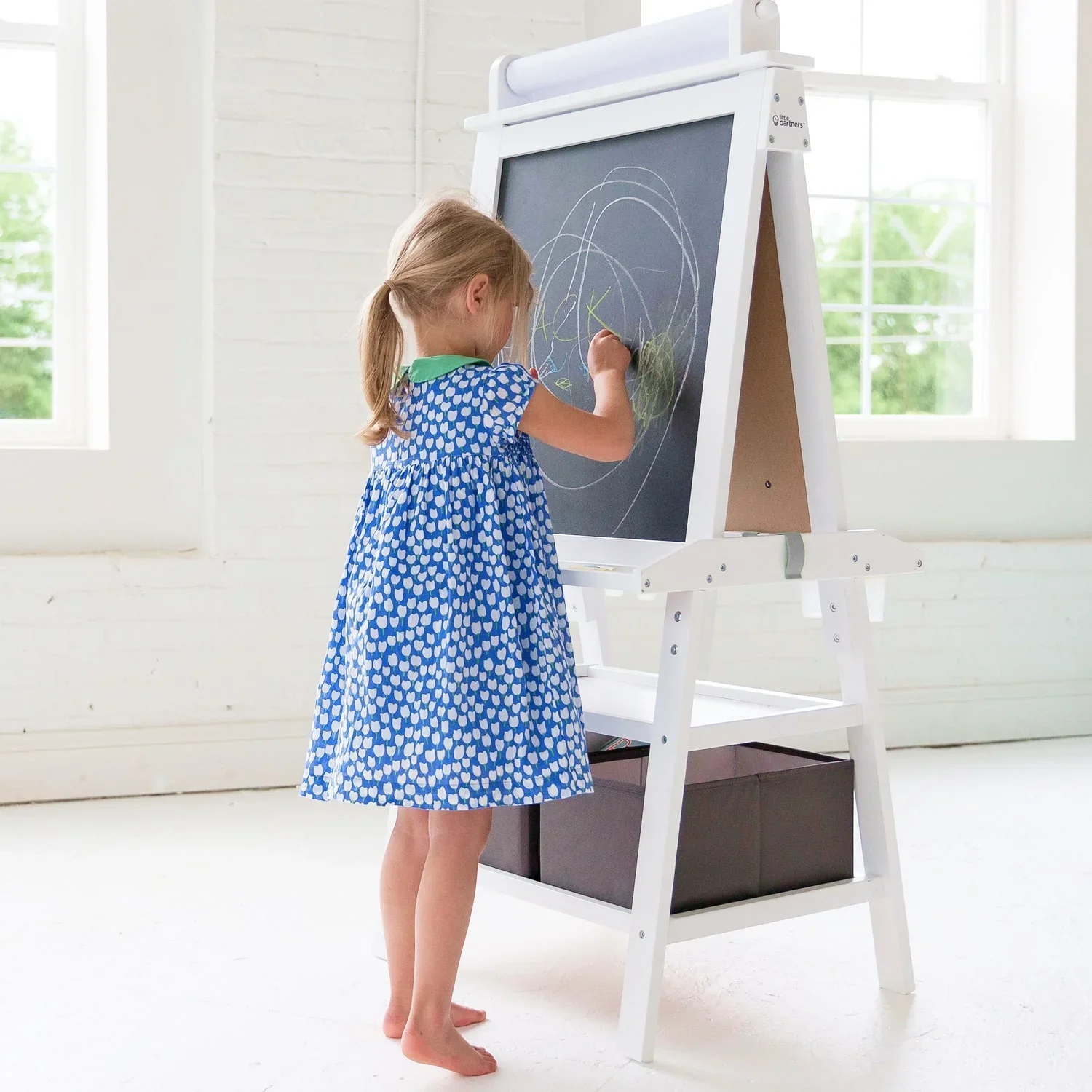 Little Partners Deluxe Learn & Play Art Center - Image 8