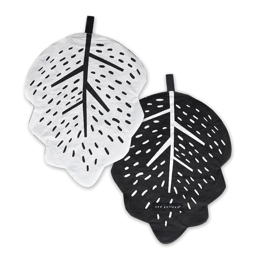 Wee Gallery Organic Crinkle Toy - Leaf - Image 2
