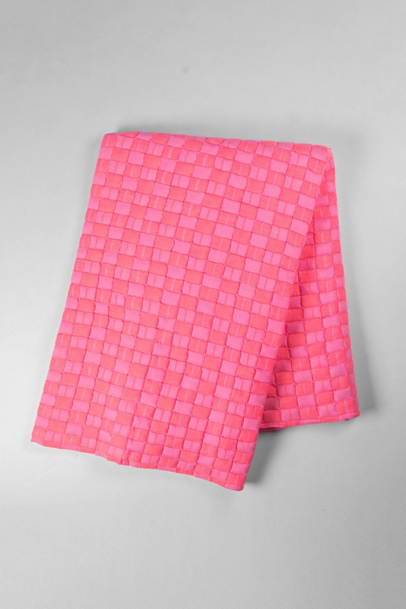Archive New York Quilted Sujani Throw Blanket - Neon Pink