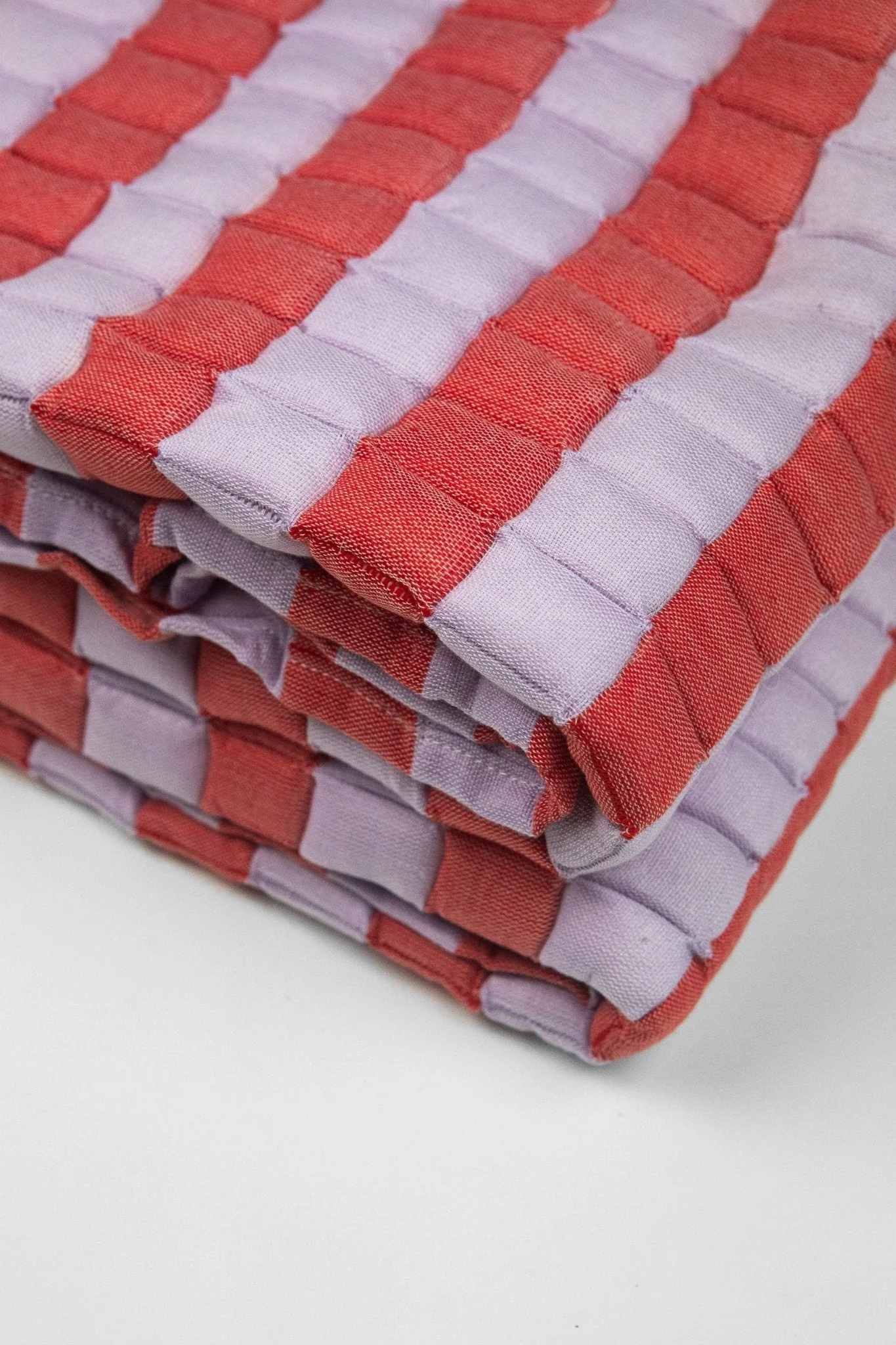 Archive New York Quilted Sujani Throw Blanket - Soft Lilac and Red - Image 3