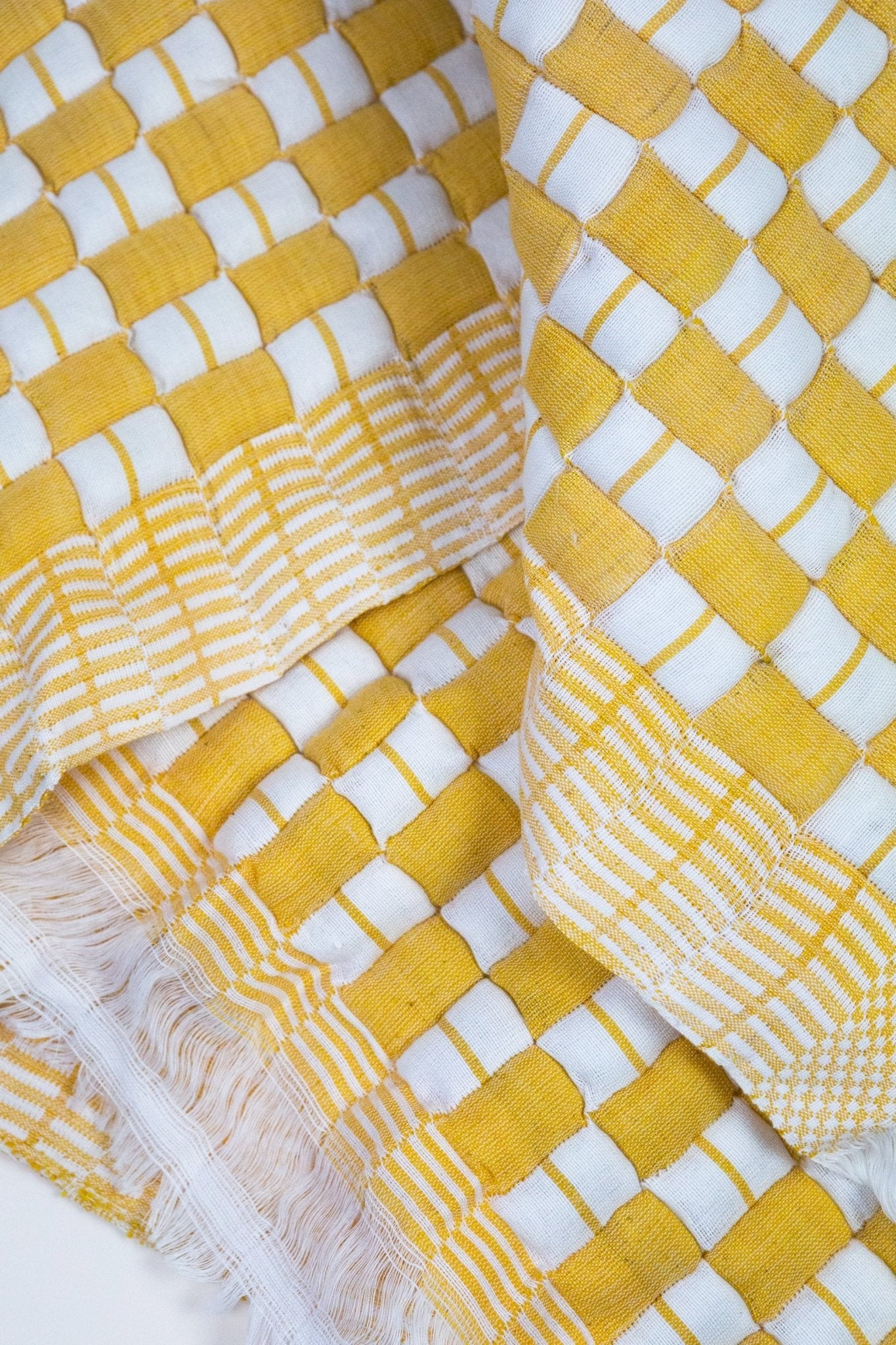 Archive New York Quilted Sujani Throw Blanket - Yellow & White - Image 6