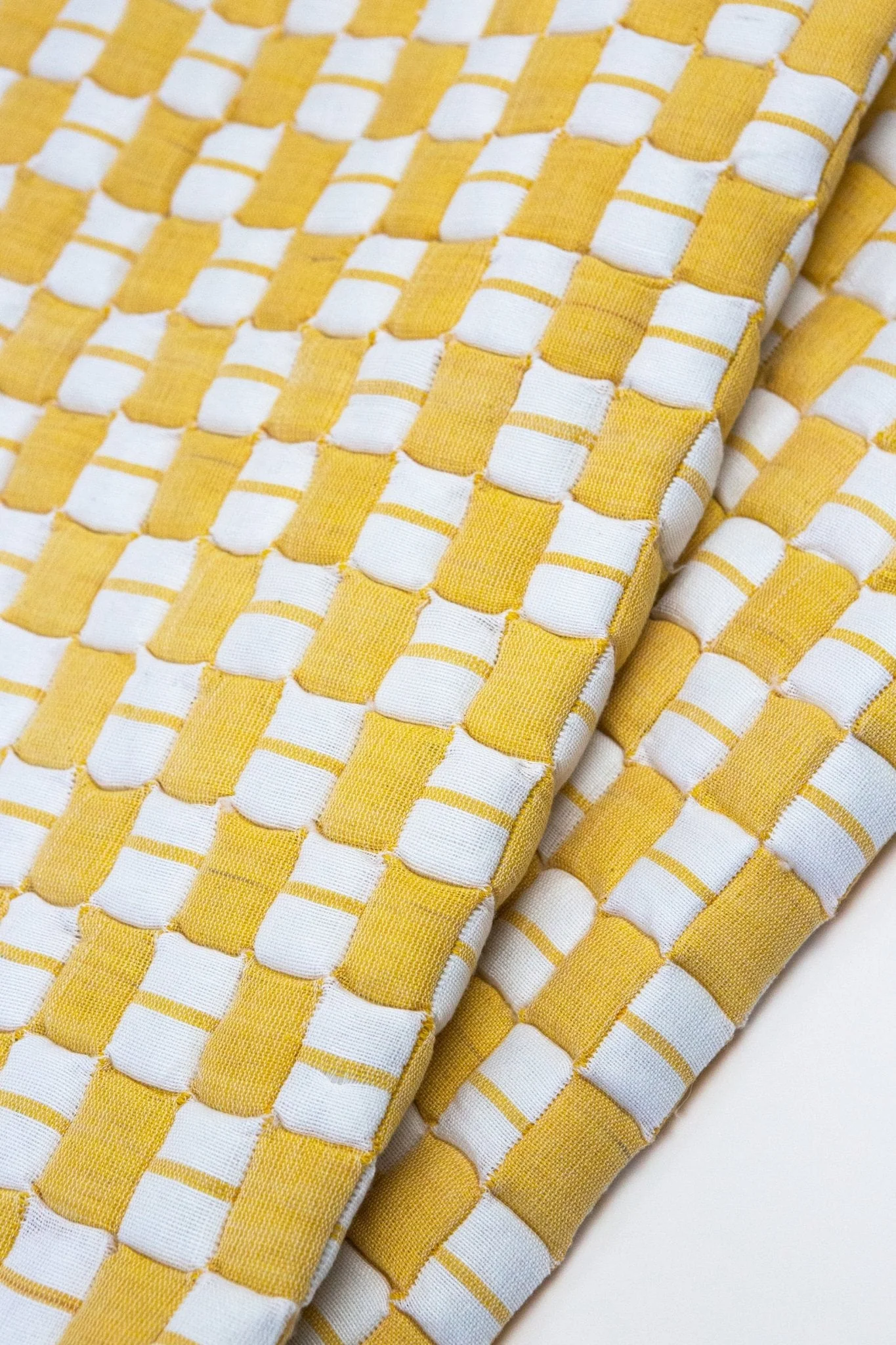 Archive New York Quilted Sujani Throw Blanket - Yellow & White - Image 7