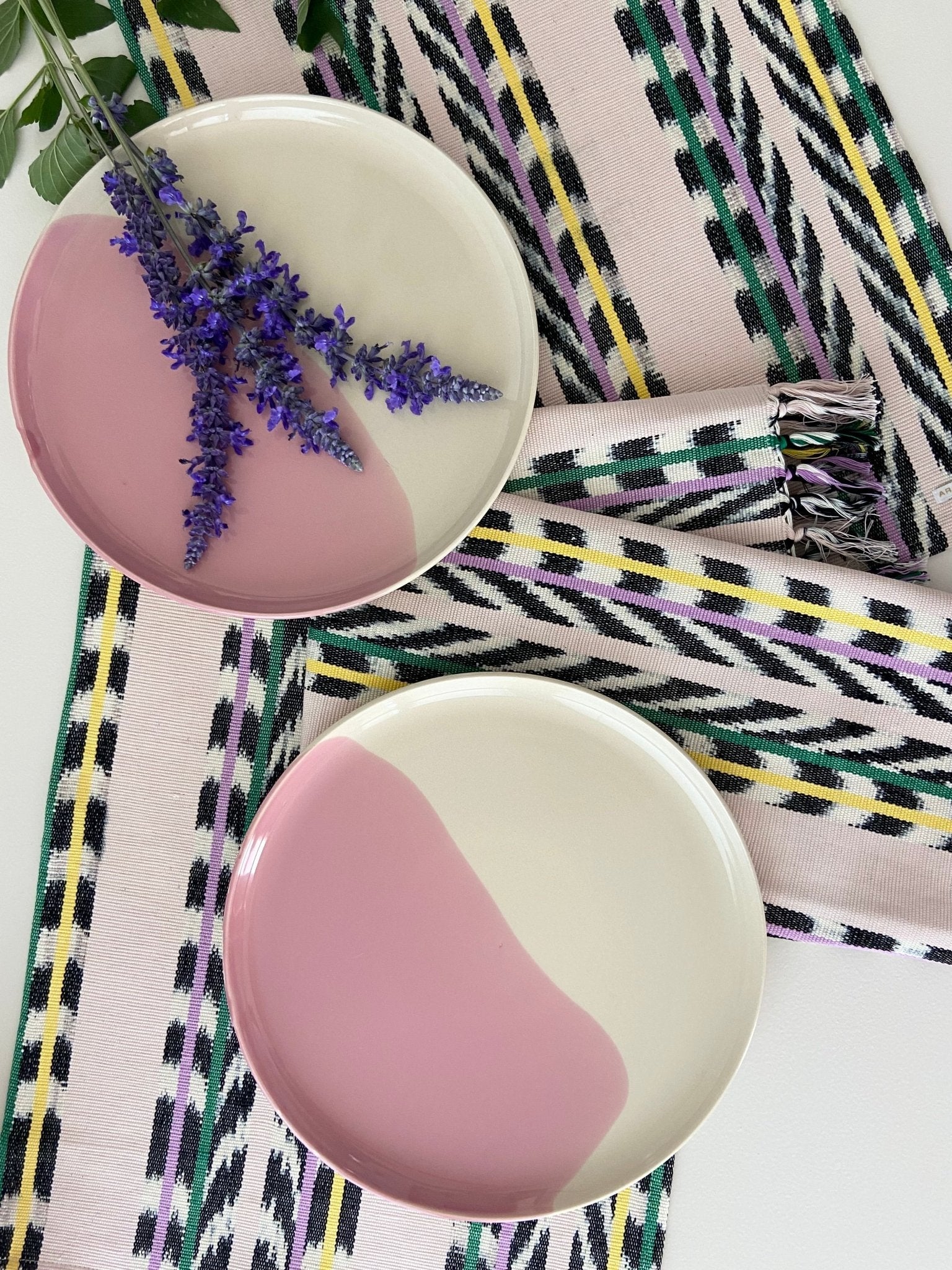 Archive New York Solana Ikat Table Runner - Image 4