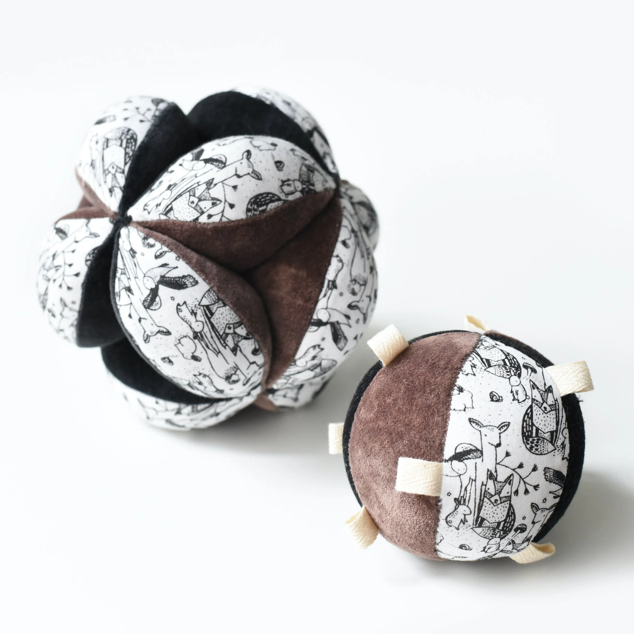 Wee Gallery Taggy Ball with Rattle - Woodland - Image 3
