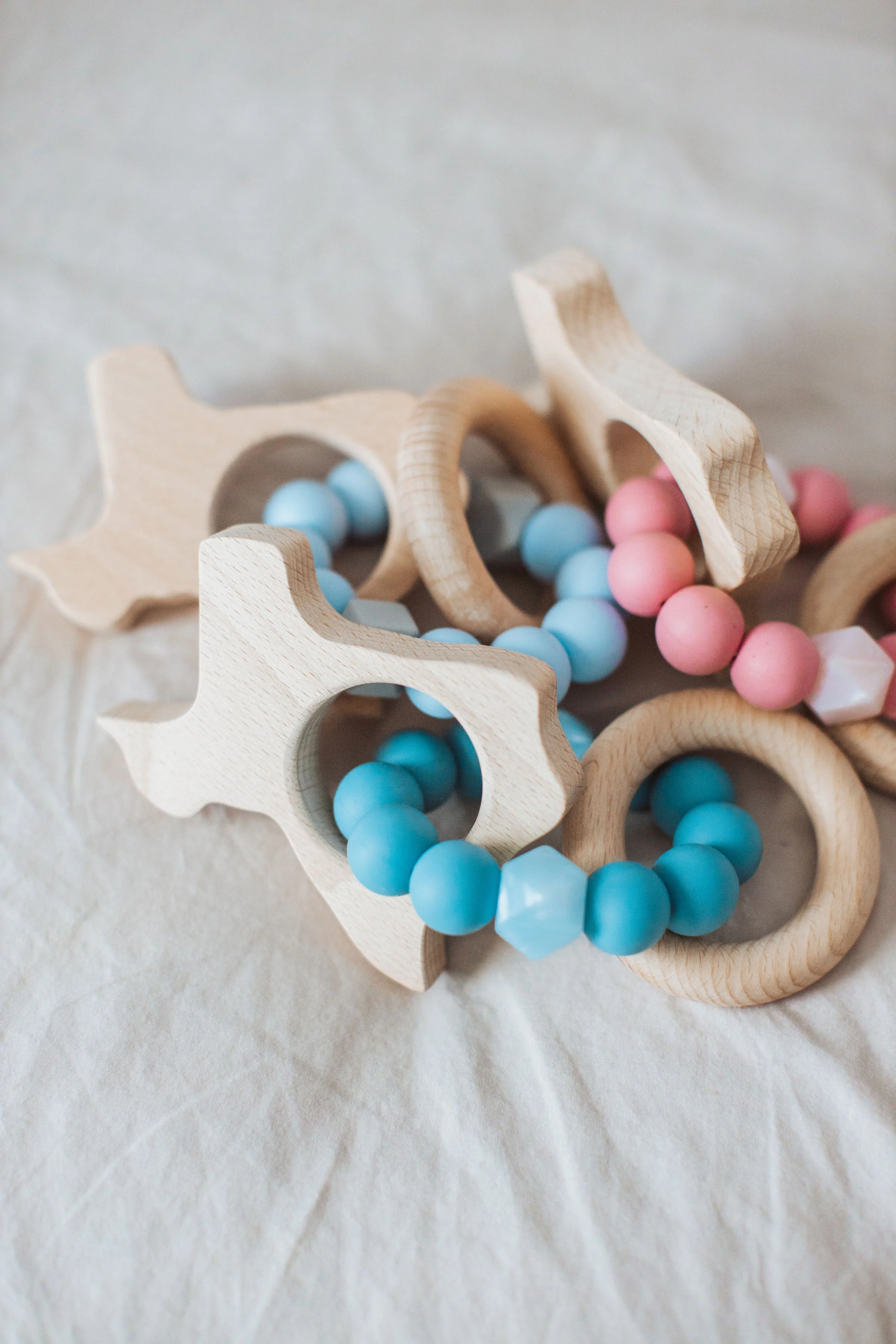 Three Hearts Texas Rattle - Beech Wood & Food Grade Silicone