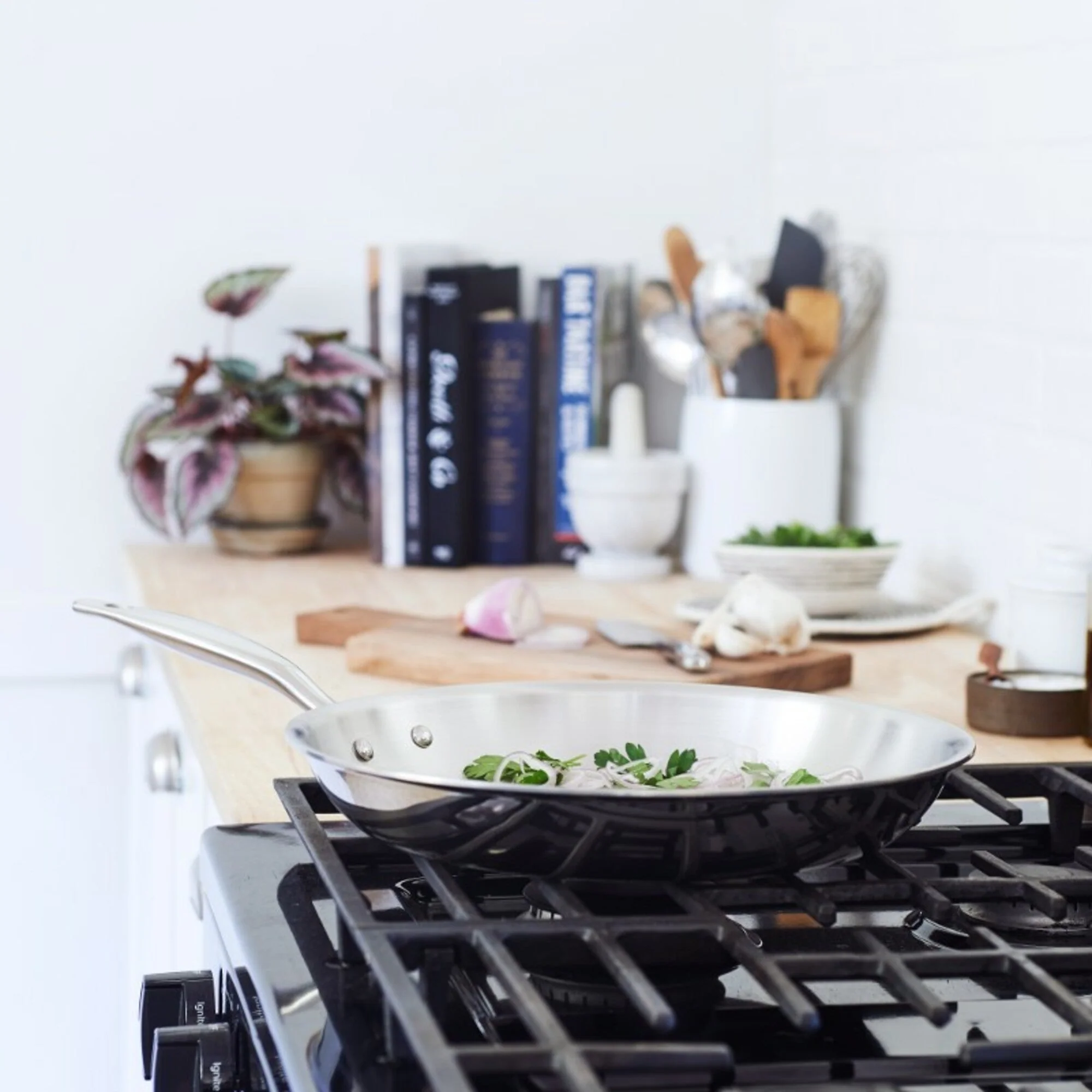 Heritage Steel Titanium Series 12" Fry Pan - Image 2