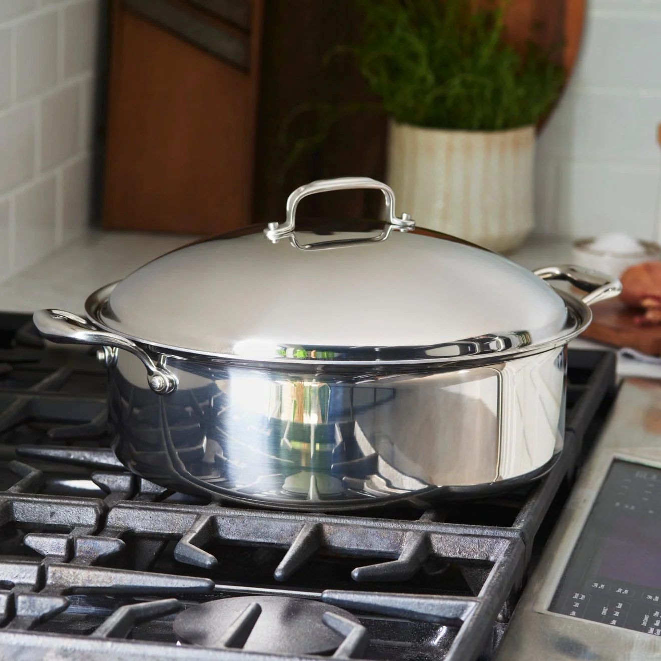 Heritage Steel Titanium Series 8 Quart Rondeau with Lid - Image 2