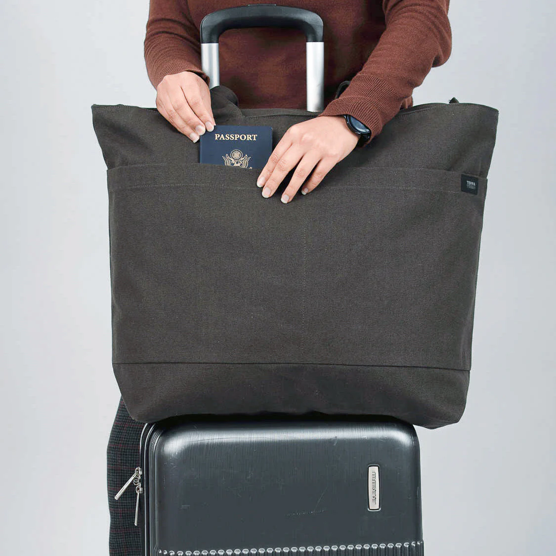 Terra Thread® Tote bags with trolley sleeve - Image 7