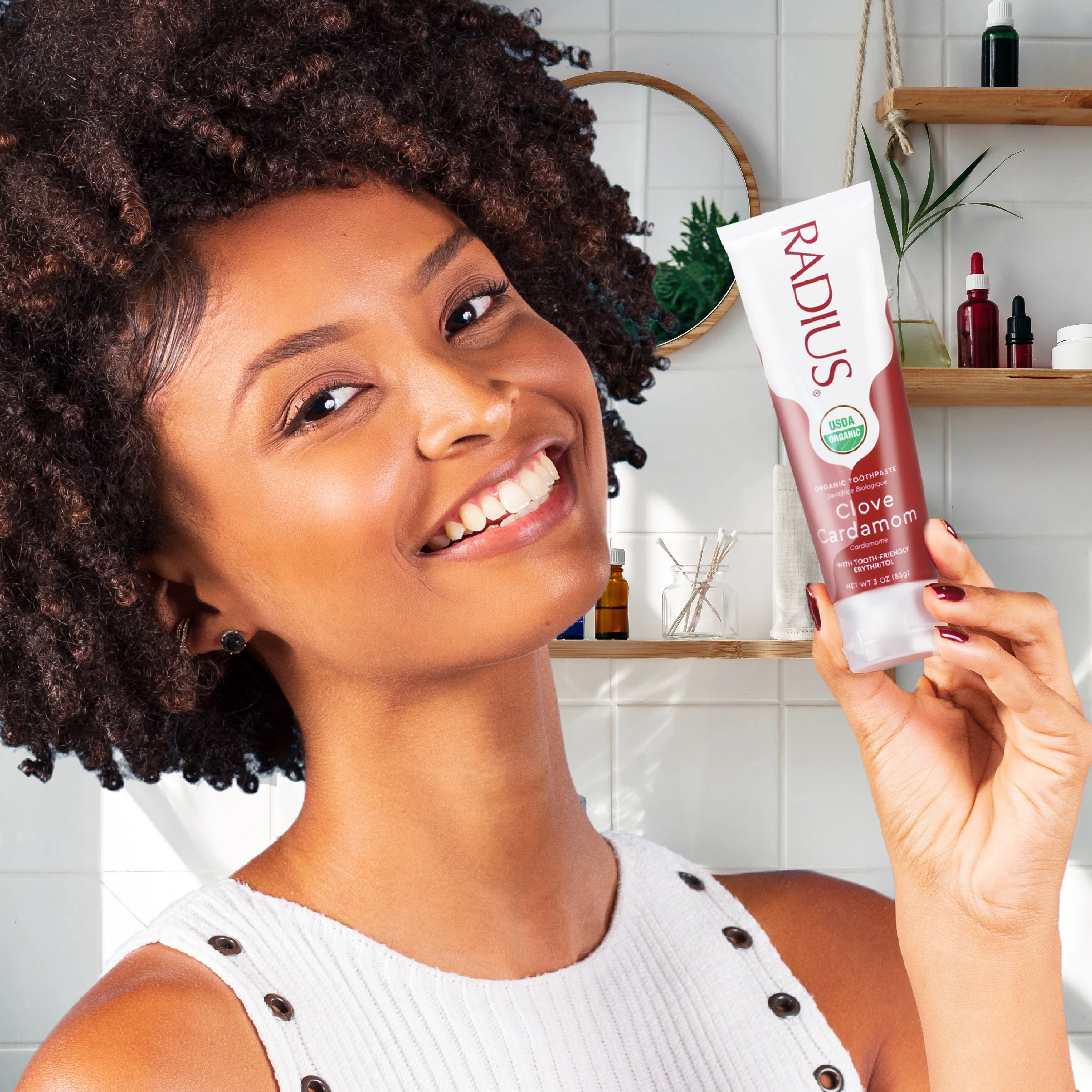 Radius USDA Organic Clove Cardamom Toothpaste - Image 2