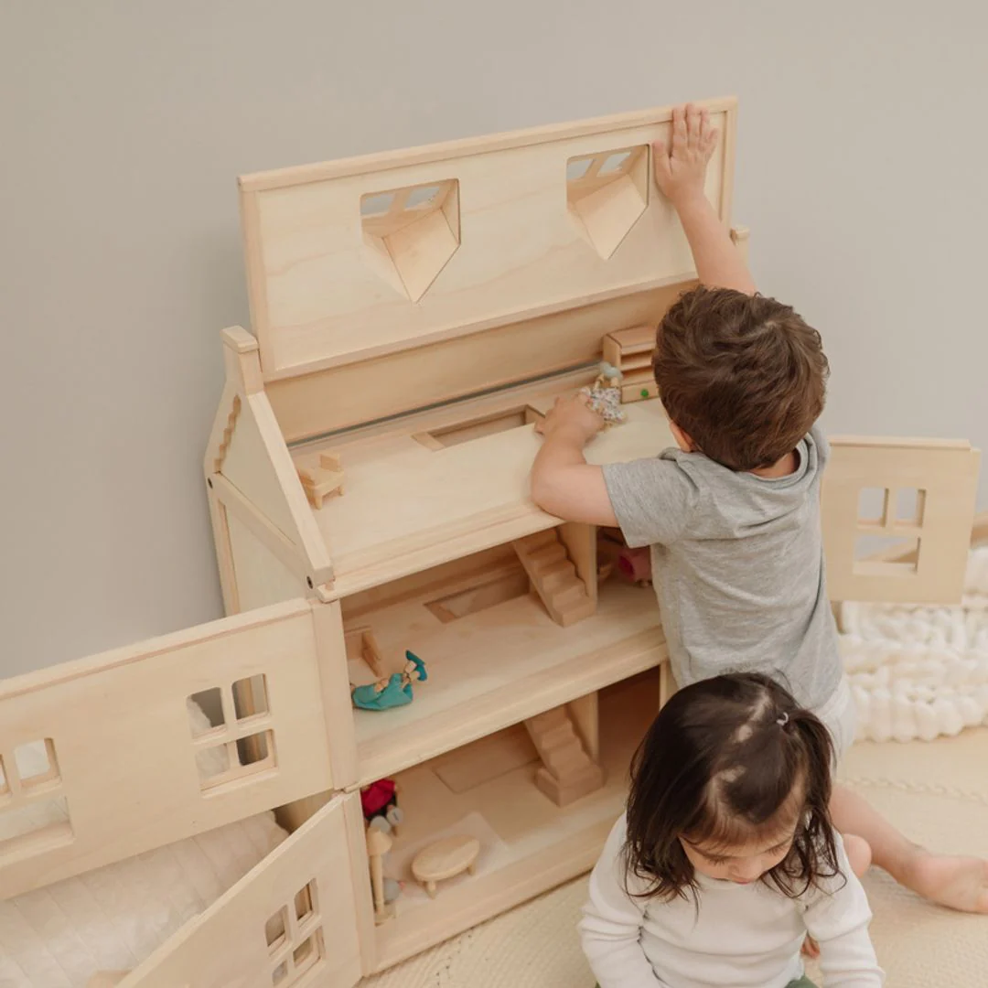 PlanToys Victorian Dollhouse - Image 2