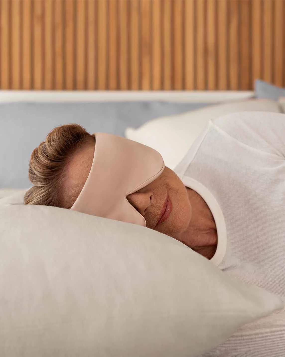 Weighted Silk Sleep Stone Mask - Image 12