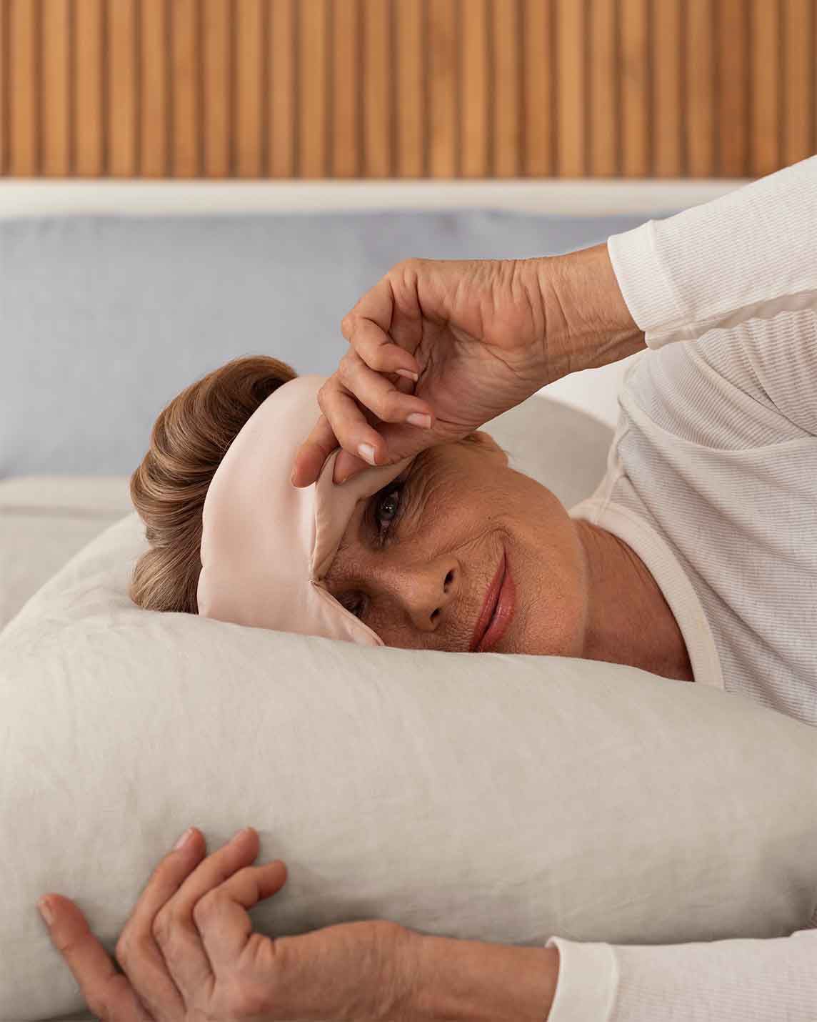 Weighted Silk Sleep Stone Mask - Image 9