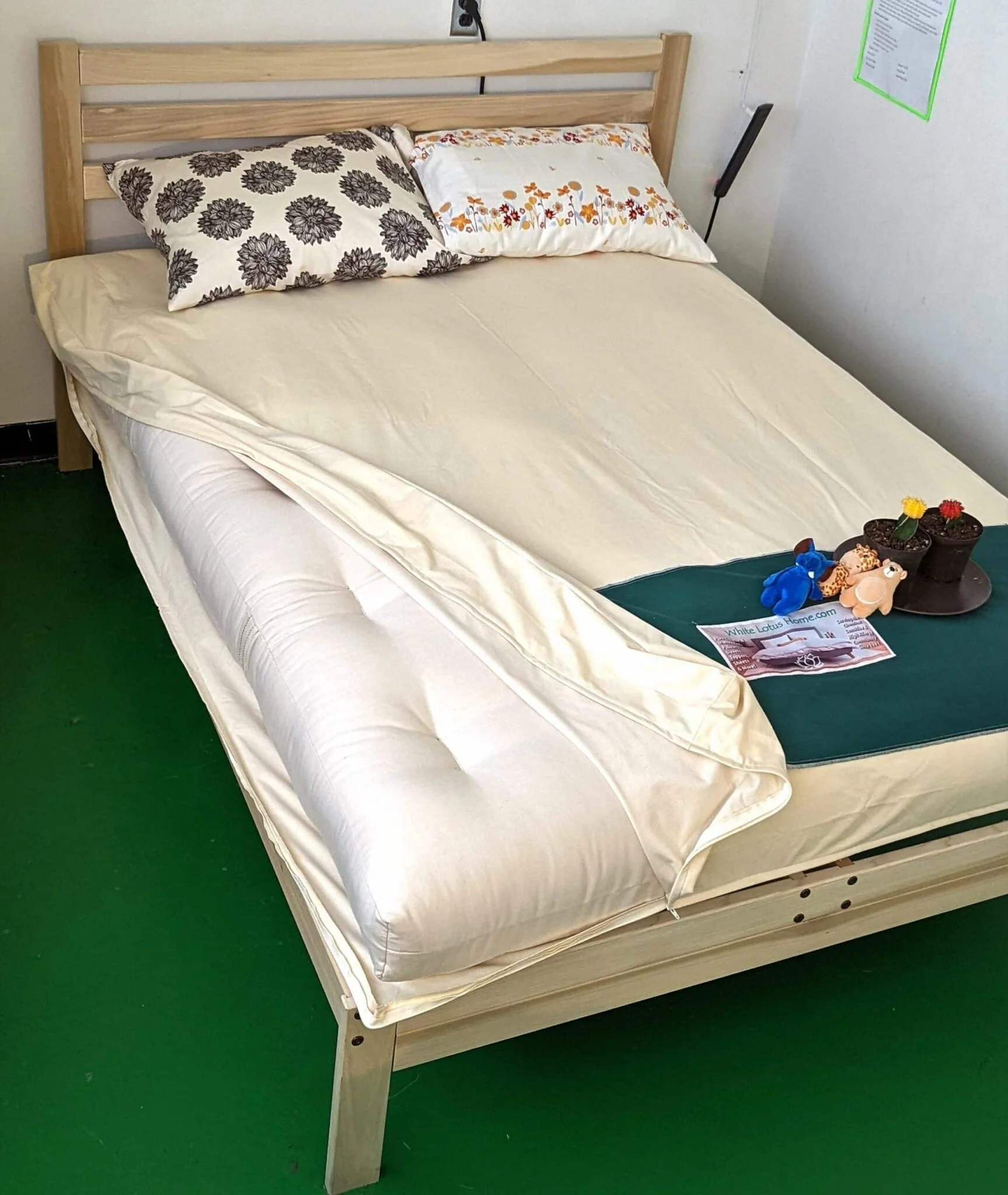 White Lotus Waterproof Organic Cotton Mattress Protector